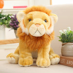 Lion en peluche réaliste