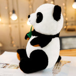 Klassischer Plüschpanda in Schwarz-Weiß