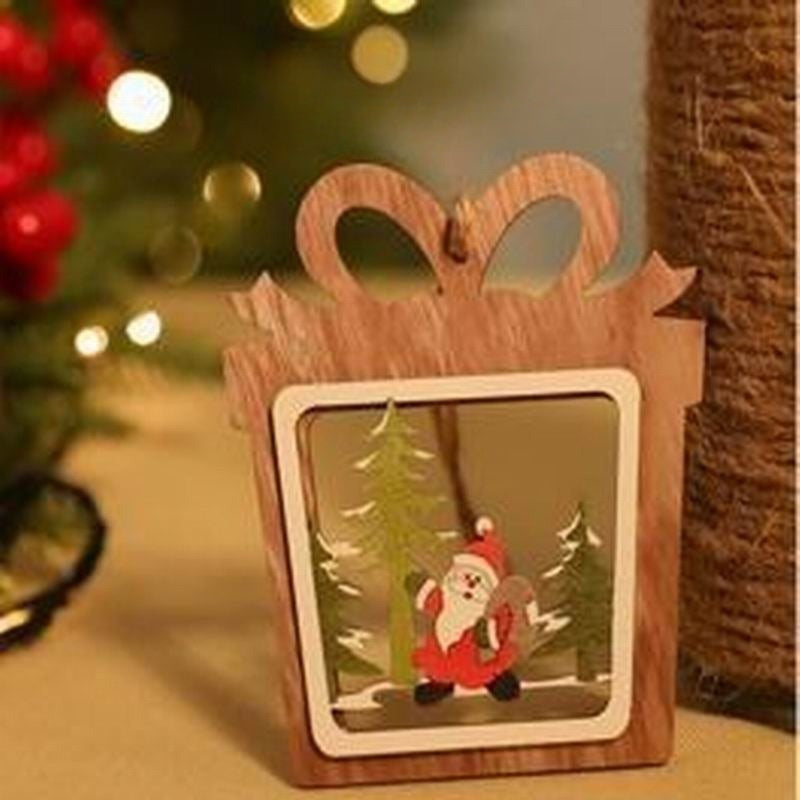 Set ausgehöhlter Weihnachtsanhänger aus Holz