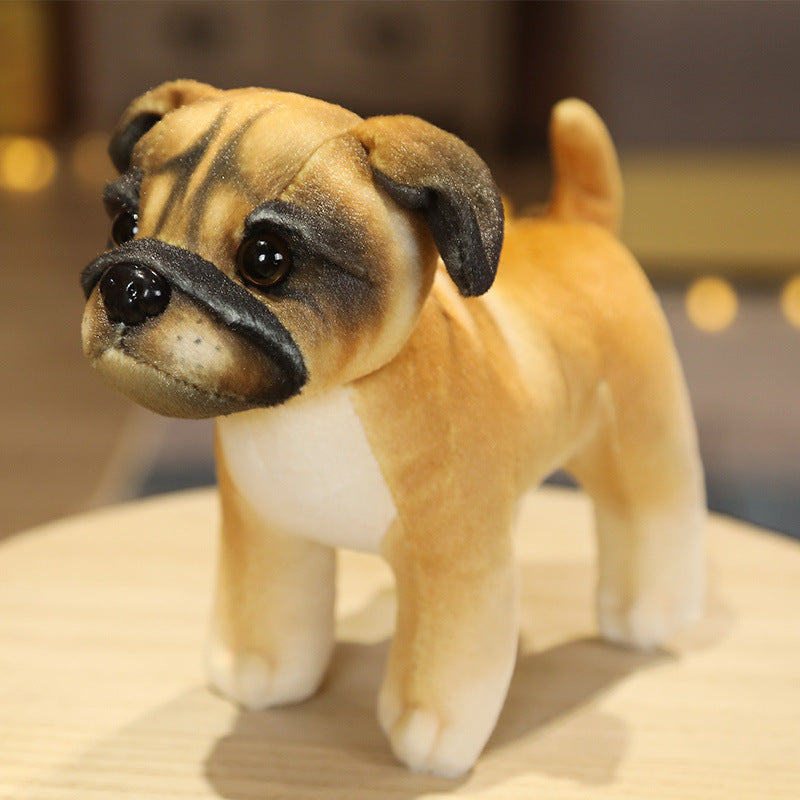 Cachorro de peluche adorable sentado o de pie