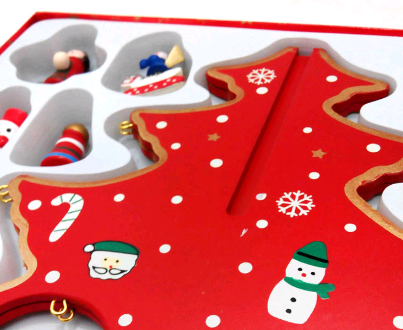 Árbol de Navidad de mesa de madera pintado a mano