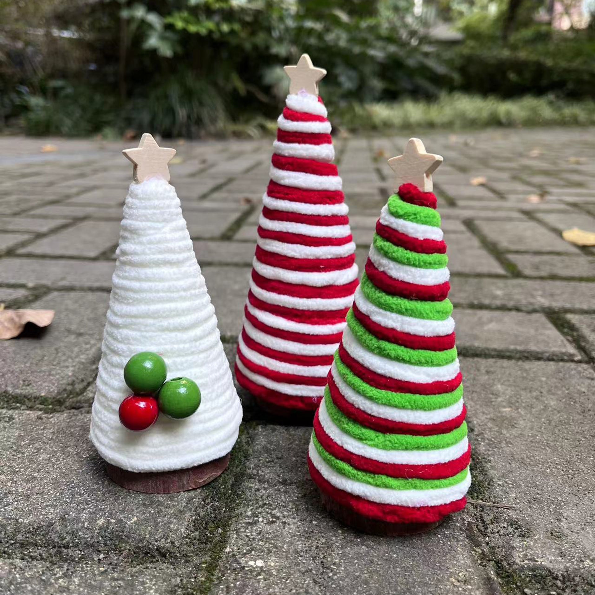 Strikket mini-juletræ – dekoration