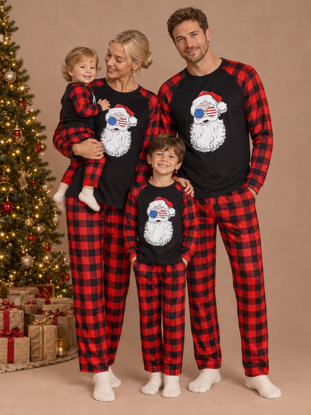 Santa Face Matching Family Christmas Pajamas – family photoshoot